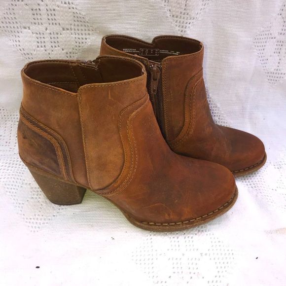 ‎COPY - CLARKS BOOTIES - Picture 1 of 8